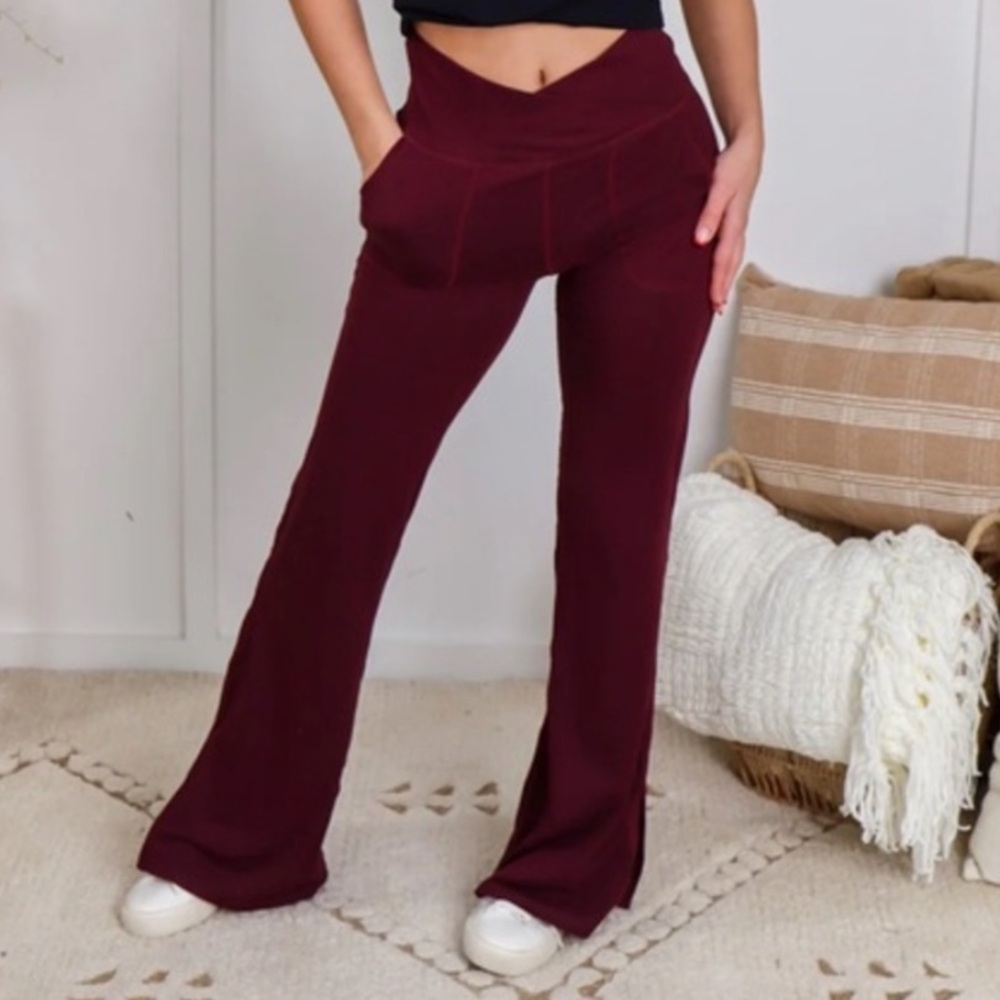 🟤NWT Vinyasa Soft Sculpt Leggings in Wine